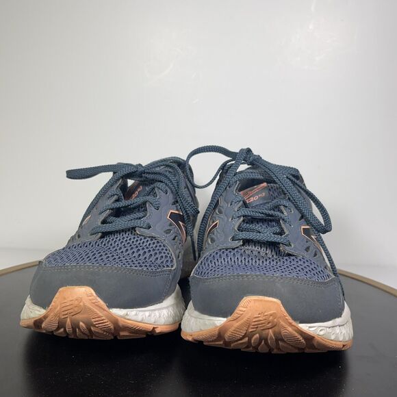 New Balance Trail Running Shoes Womens Size 8 Blue Pink Response 1.0 - Picture 3 of 12